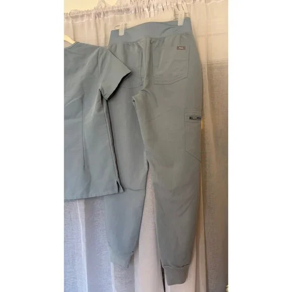 FIGS Women’s Medical Scrubs Top & Pants Gray XS - Picture 5 of 8